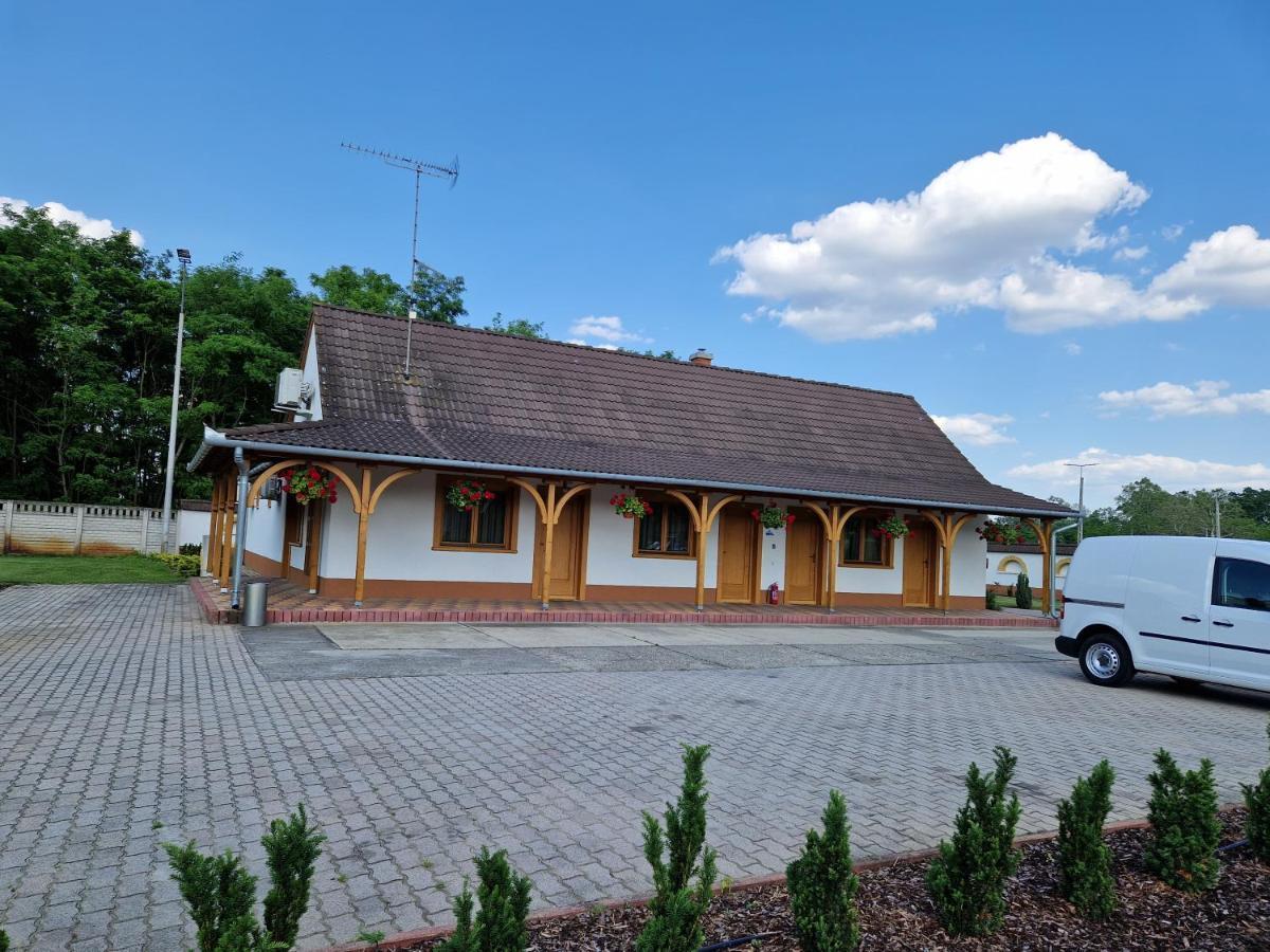 Csalanosi Vendeghaz Hotel Kecskemét Exterior foto